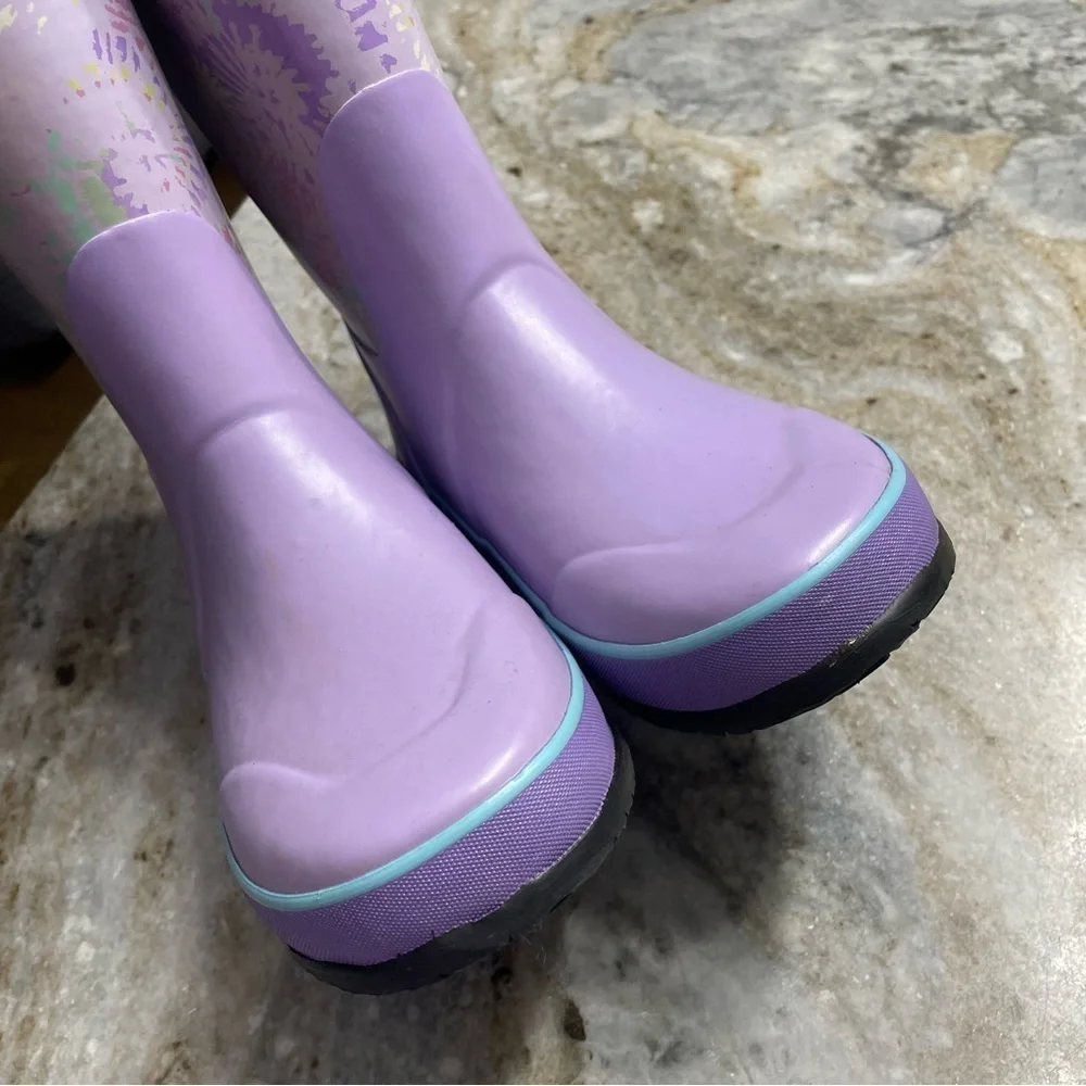 Bogs lilac floral Insulated Waterproof Kids Youth Size 4 EU37